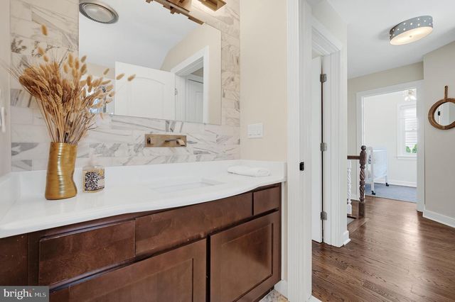 5804 WYNGATE DR, Bethesda, MD 20817