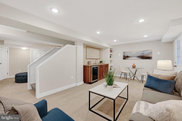 5804 WYNGATE DR, Bethesda, MD 20817