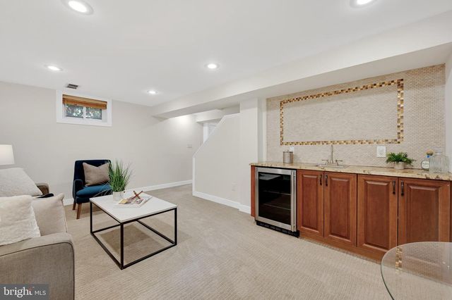 5804 WYNGATE DR, Bethesda, MD 20817