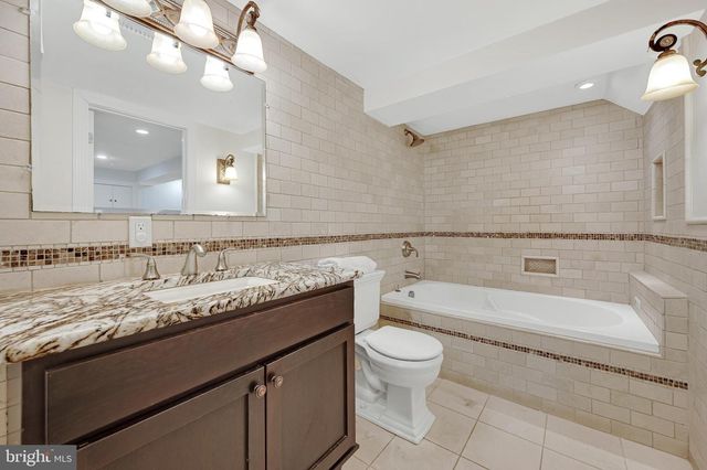 5804 WYNGATE DR, Bethesda, MD 20817