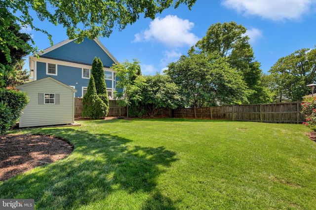 5804 WYNGATE DR, Bethesda, MD 20817