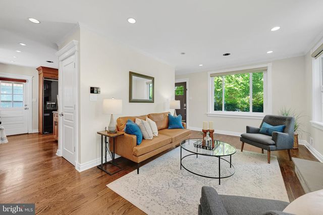 5804 WYNGATE DR, Bethesda, MD 20817