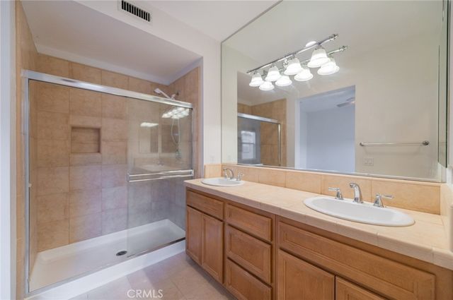 108 Jadestone, Irvine, CA 92603