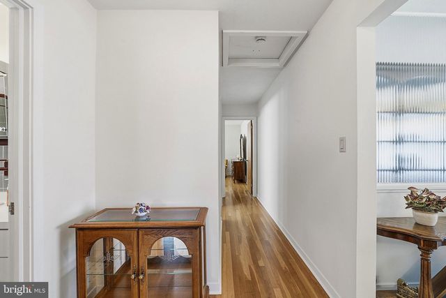 102 GLENVIEW DR, Lawrence, NJ 08648