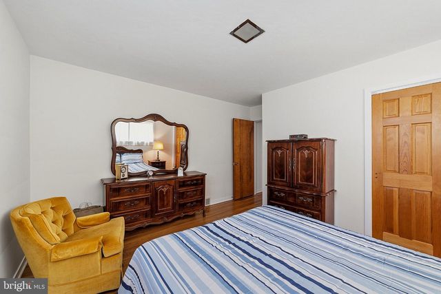 102 GLENVIEW DR, Lawrence, NJ 08648