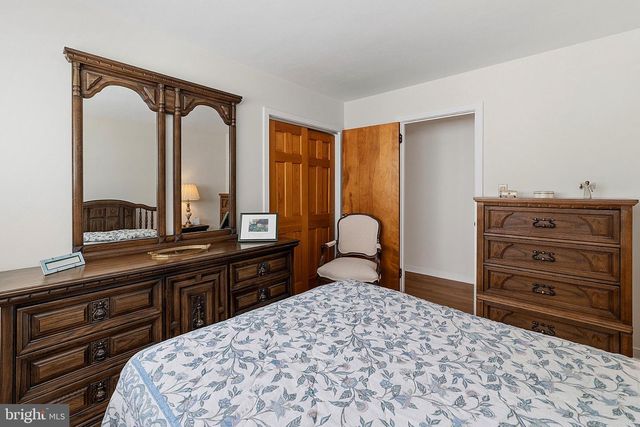 102 GLENVIEW DR, Lawrence, NJ 08648