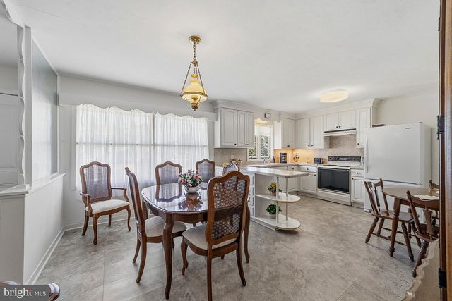 102 GLENVIEW DR, Lawrence, NJ 08648