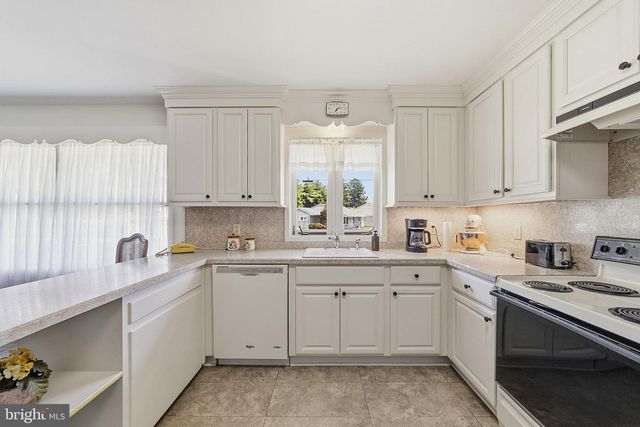 102 GLENVIEW DR, Lawrence, NJ 08648