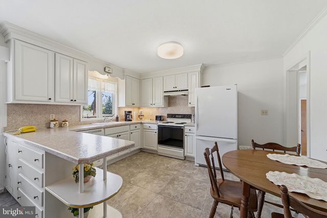 102 GLENVIEW DR, Lawrence, NJ 08648