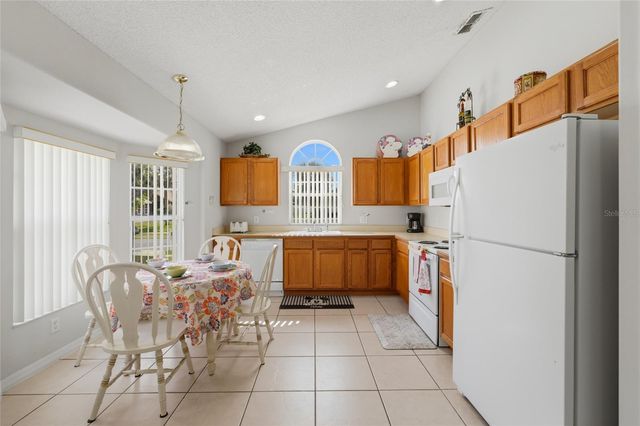 2555 ONEIDA LOOP, Kissimmee, FL 34747