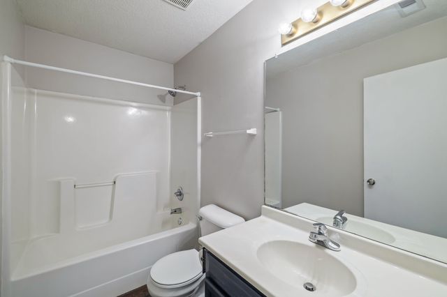 5732 SE 35th Street, Des Moines, IA 50320