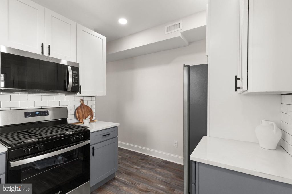 Image 13 of property listing at 822 E 41ST ST, Baltimore, MD 21218