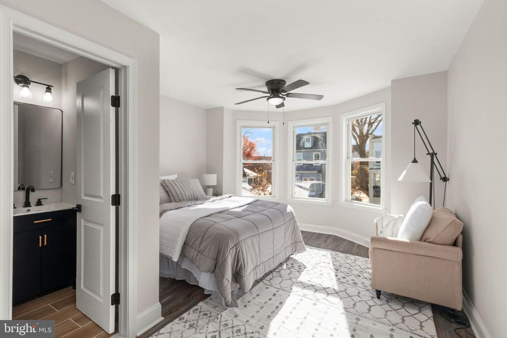 Image 15 of property listing at 822 E 41ST ST, Baltimore, MD 21218