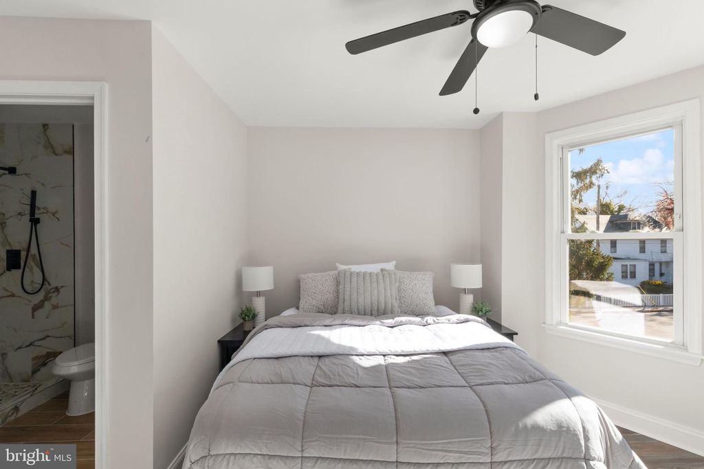 Image 16 of property listing at 822 E 41ST ST, Baltimore, MD 21218