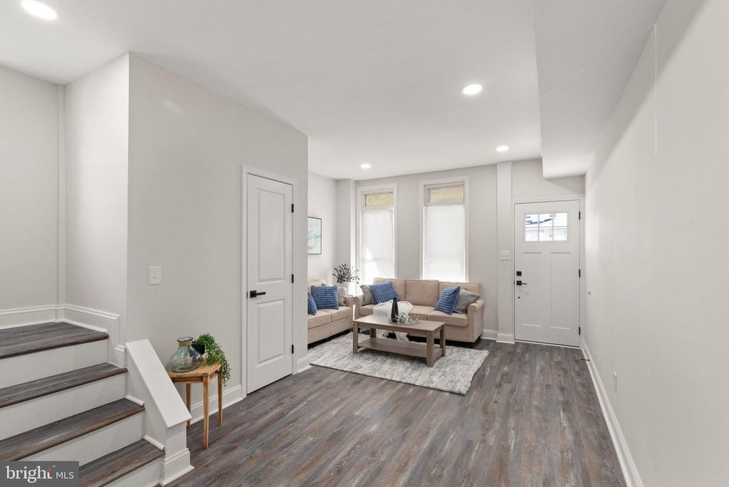 Image 4 of property listing at 822 E 41ST ST, Baltimore, MD 21218