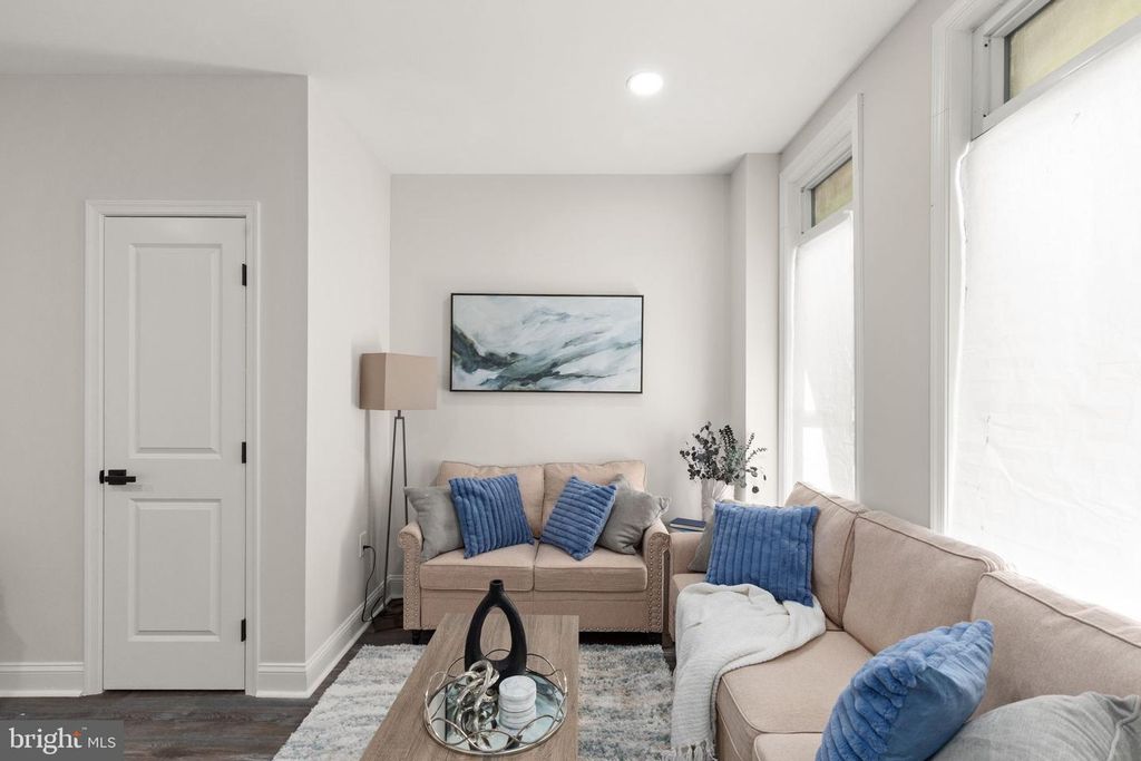 Image 5 of property listing at 822 E 41ST ST, Baltimore, MD 21218