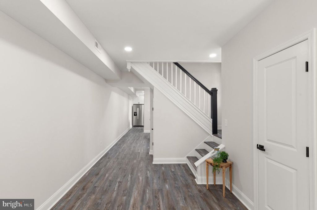 Image 7 of property listing at 822 E 41ST ST, Baltimore, MD 21218