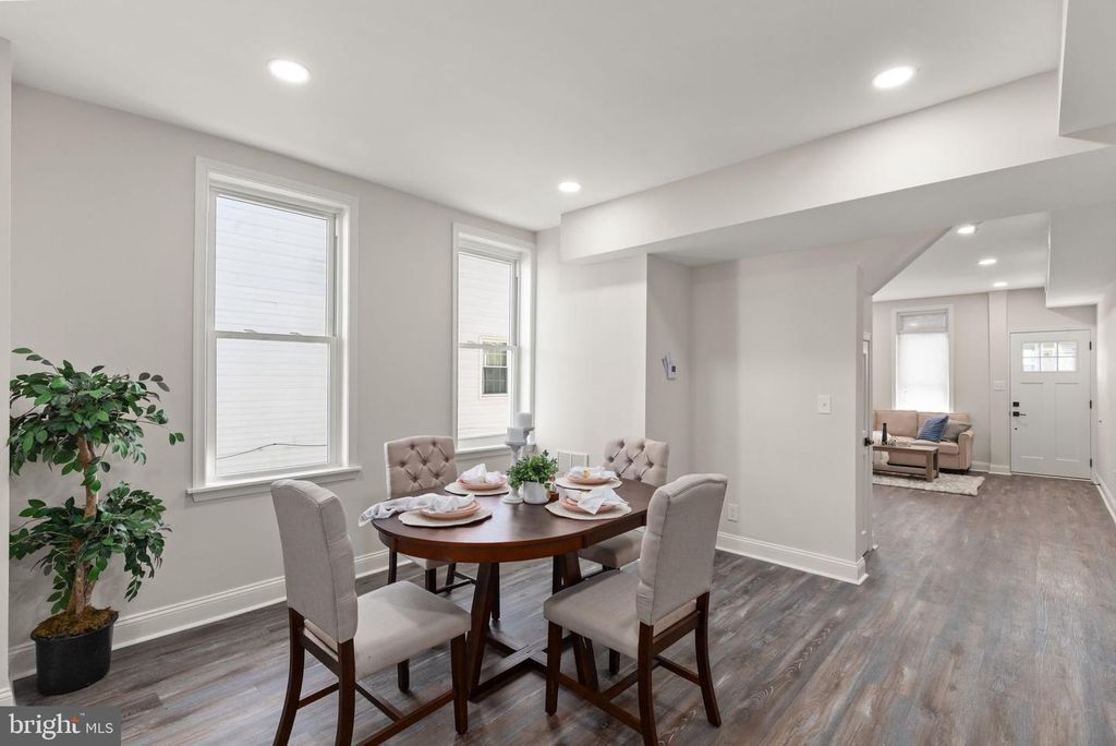 Image 9 of property listing at 822 E 41ST ST, Baltimore, MD 21218