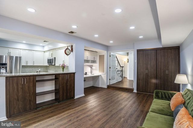 30 STONEBRIDGE LA, Princeton, NJ 08540