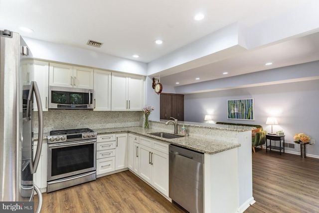 30 STONEBRIDGE LA, Princeton, NJ 08540