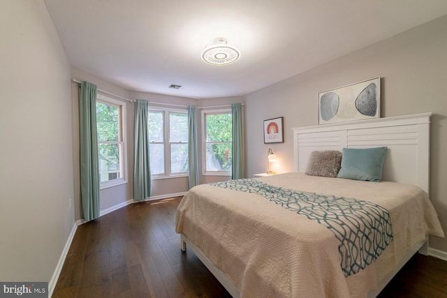 30 STONEBRIDGE LA, Princeton, NJ 08540