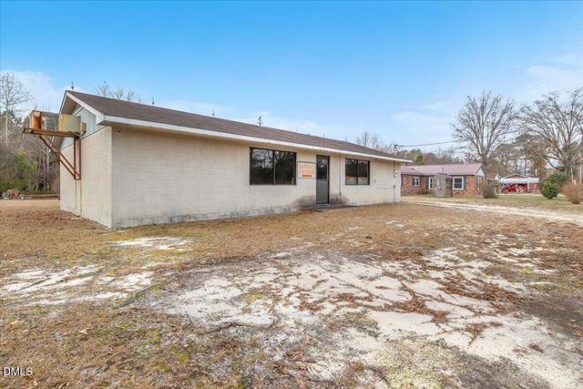 113 Pine Tree Road, Lumberton, NC 28360