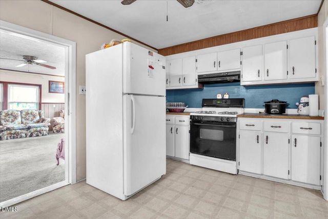 113 Pine Tree Road, Lumberton, NC 28360