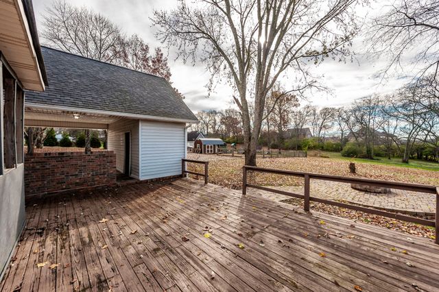 279 Saint Blaise Rd, Gallatin, TN 37066