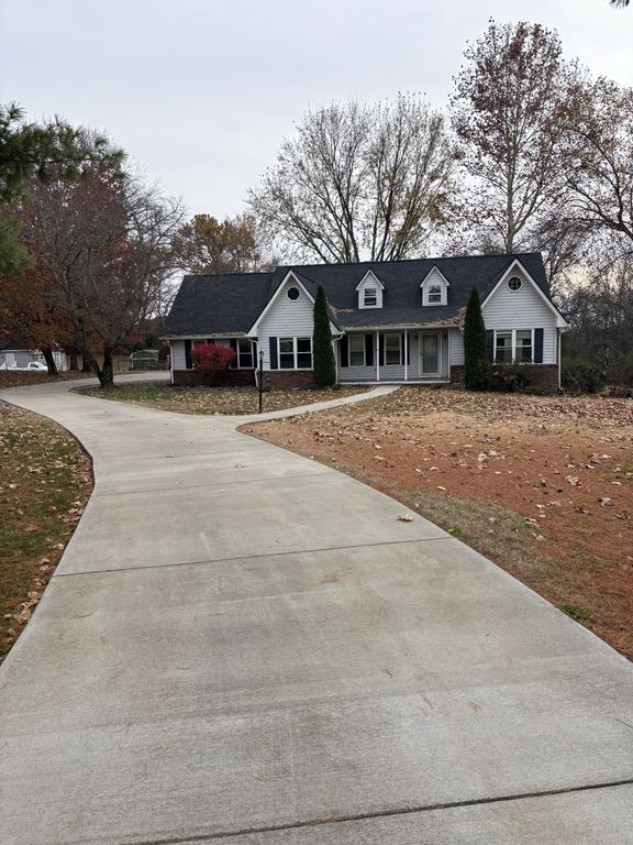 279 Saint Blaise Rd, Gallatin, TN 37066