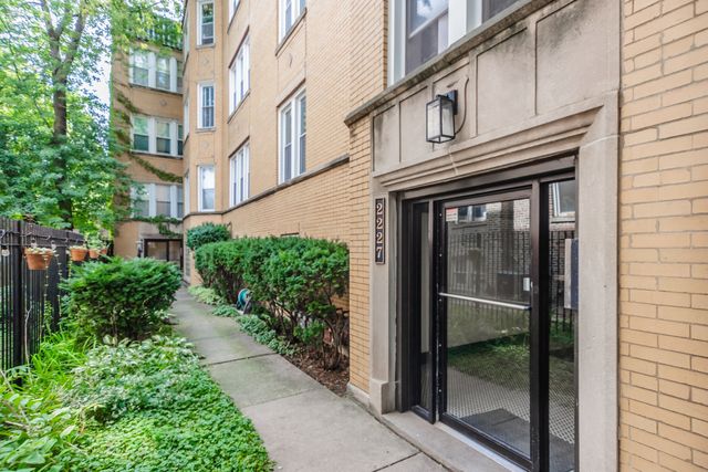 2227 N Kimball Avenue 1E, Chicago, IL 60647