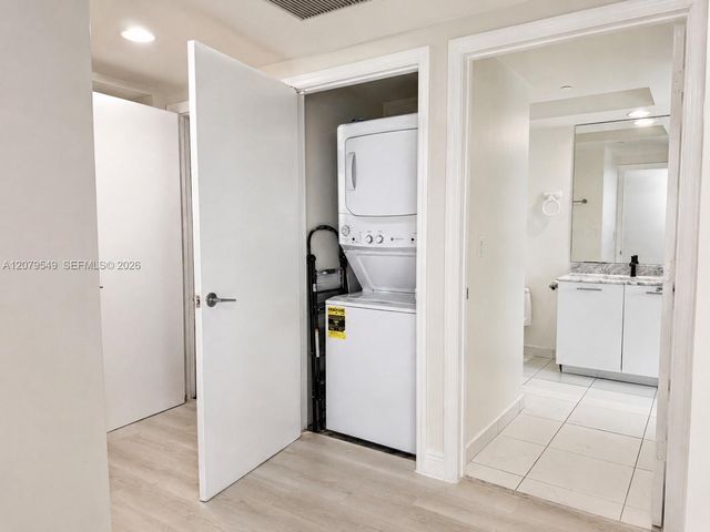 55 SE 6th Street 1510, Miami, FL 33131