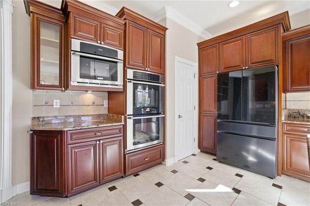 1445 Paul Eason DR, Chesapeake, VA 23322