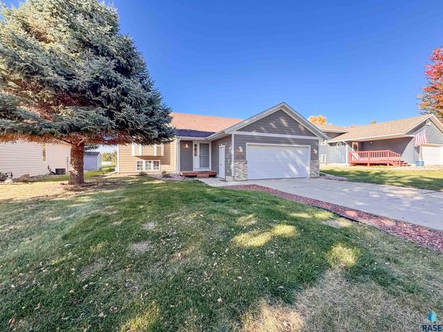 2709 S Chapelwood Ave Avenue, Sioux Falls, SD 57110