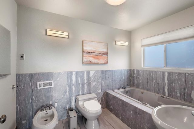 3156 Texas Street, Oakland, CA 94602