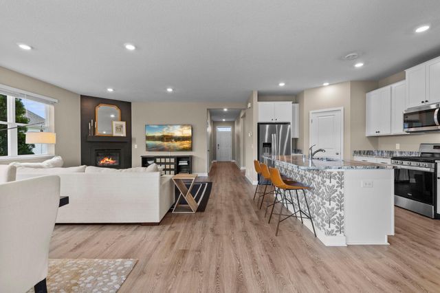7624 Ochoa Avenue NE, Otsego, MN 55330