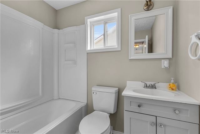 4133 Brockley Avenue, Sheffield Lake, OH 44054