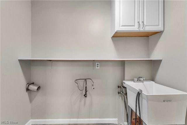 4133 Brockley Avenue, Sheffield Lake, OH 44054