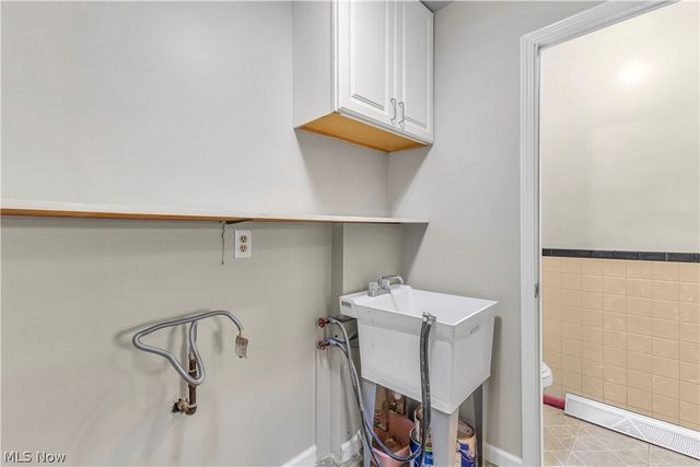4133 Brockley Avenue, Sheffield Lake, OH 44054