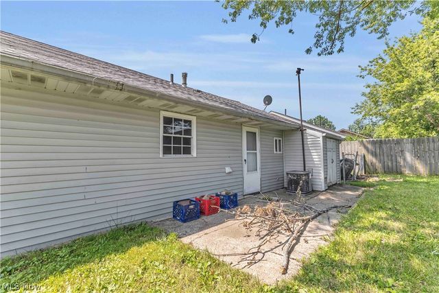4133 Brockley Avenue, Sheffield Lake, OH 44054