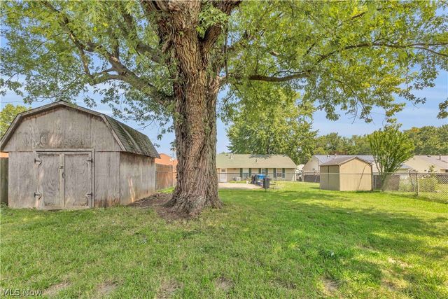4133 Brockley Avenue, Sheffield Lake, OH 44054