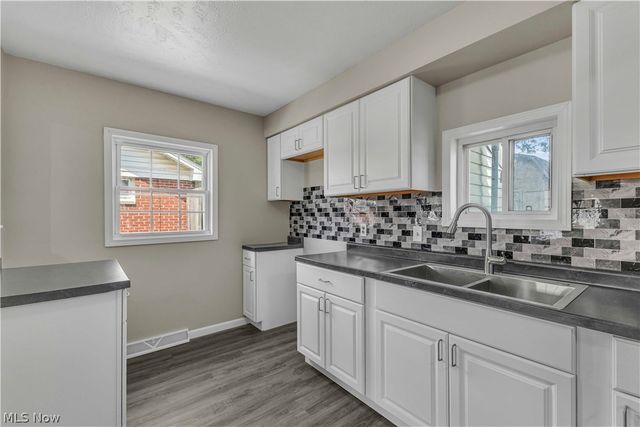 4133 Brockley Avenue, Sheffield Lake, OH 44054