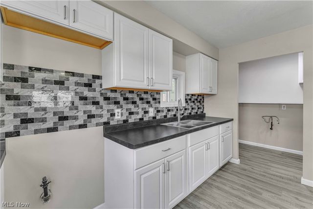 4133 Brockley Avenue, Sheffield Lake, OH 44054