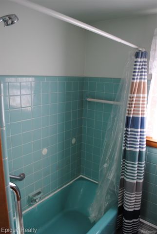 1822 Wall Street, Port Huron, MI 48060