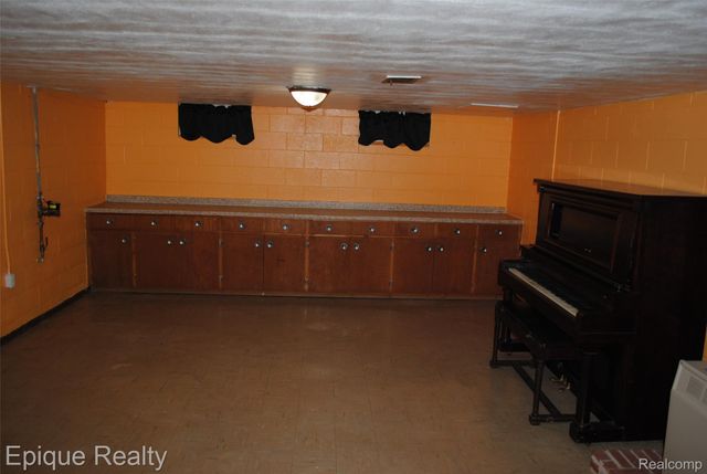 1822 Wall Street, Port Huron, MI 48060