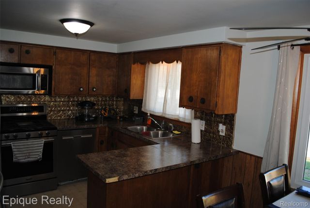 1822 Wall Street, Port Huron, MI 48060
