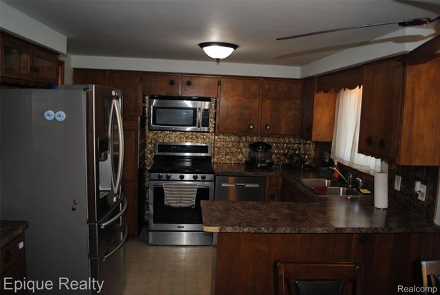 1822 Wall Street, Port Huron, MI 48060