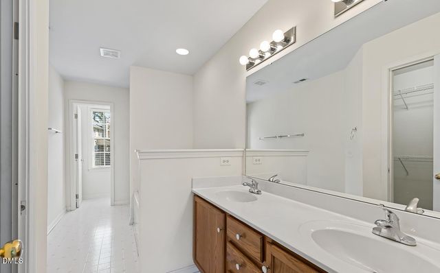 304 Nottinghill Walk, Apex, NC 27502