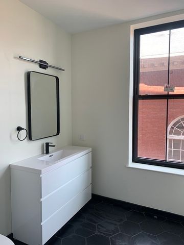 217-221 Essex Street 302, Salem, MA 01970