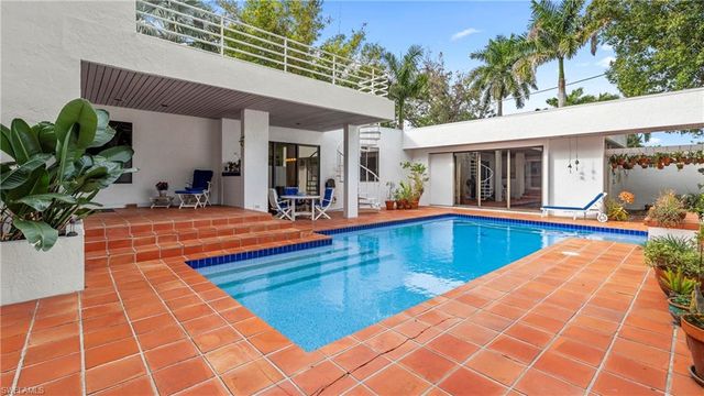 1215 Caloosa DR, Fort Myers, FL 33901