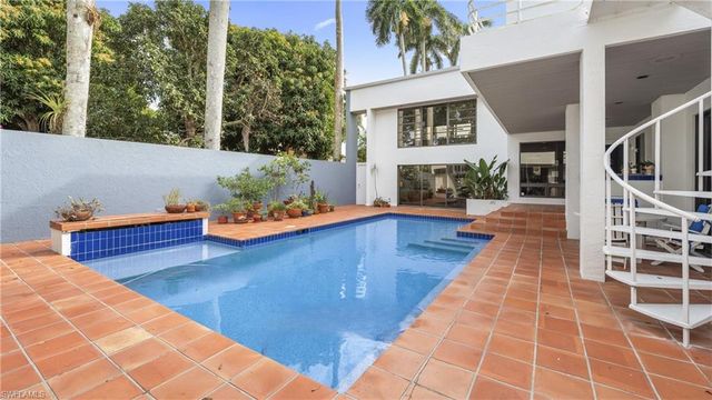 1215 Caloosa DR, Fort Myers, FL 33901